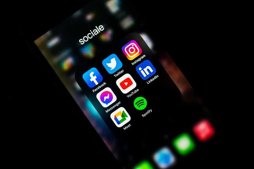 Social content in the wild